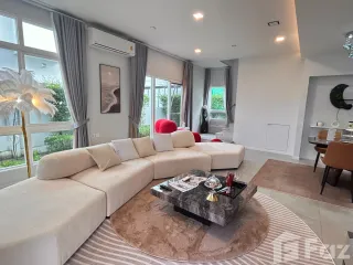 Villa en alquiler de 4 habitaciones en Prawet, Bangkok
