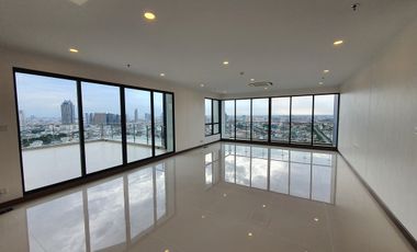 Wohnung zur Miete mit 4 Zimmer in Khlong San, Bangkok