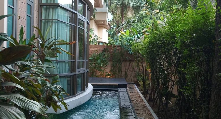 For rent 4 bedrooms house in Pathum Wan, Bangkok
