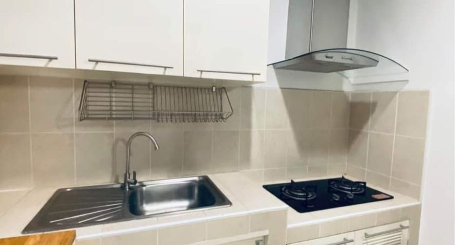 For rent 3 bedrooms townhouse in Wang Thonglang, Bangkok