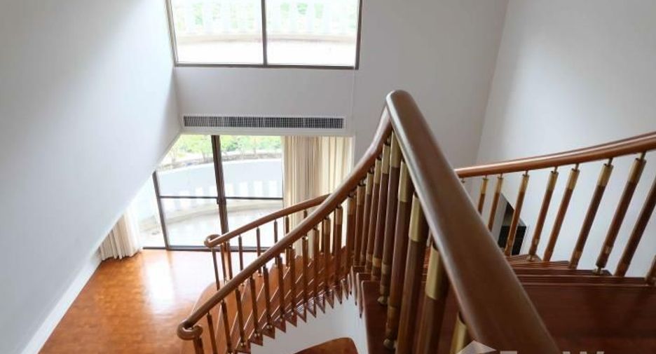 Condo en alquiler de 4 habitaciones en Sathon, Bangkok