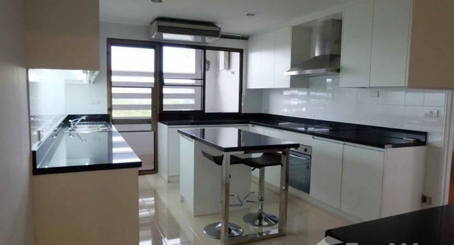 Condo en alquiler de 4 habitaciones en Sathon, Bangkok