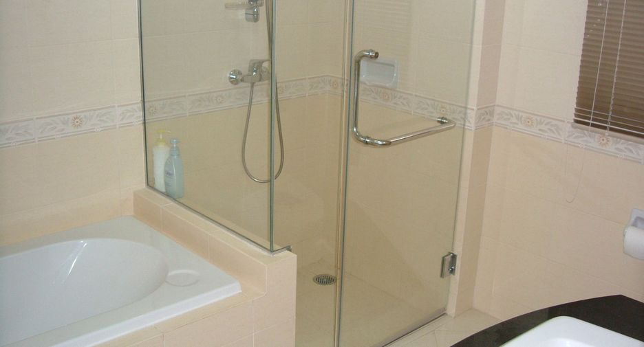 For rent 3 bedrooms house in Prawet, Bangkok