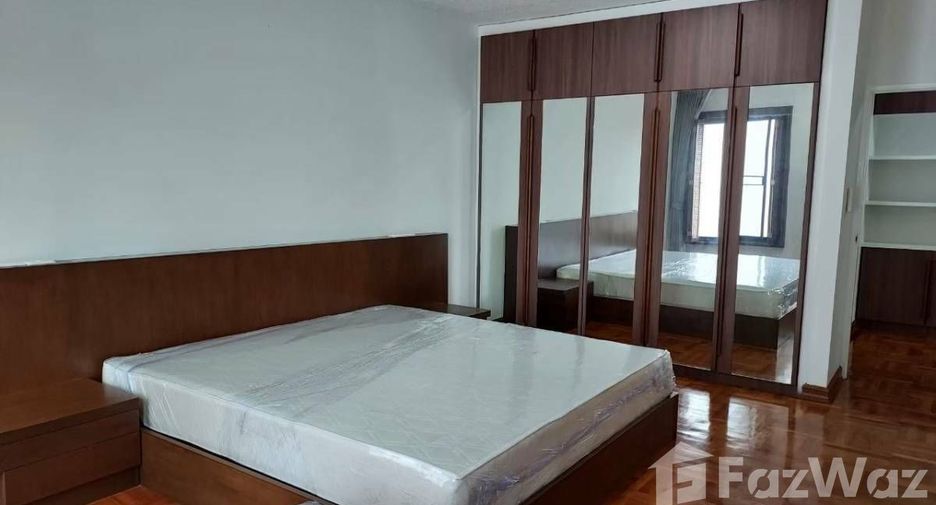 For rent 3 bedrooms apartment in Pathum Wan, Bangkok