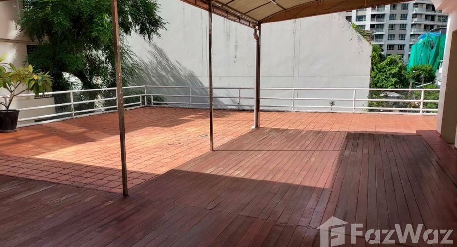 For rent 3 bedrooms apartment in Pathum Wan, Bangkok