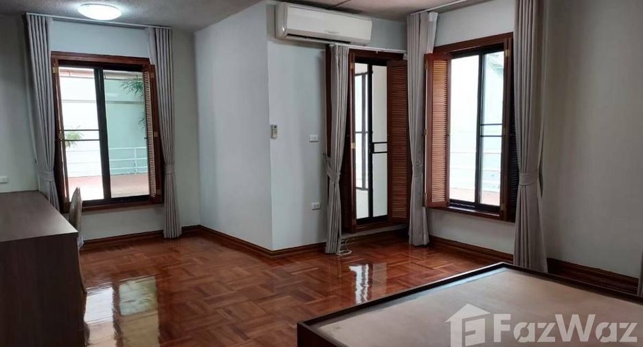 For rent 3 bedrooms apartment in Pathum Wan, Bangkok