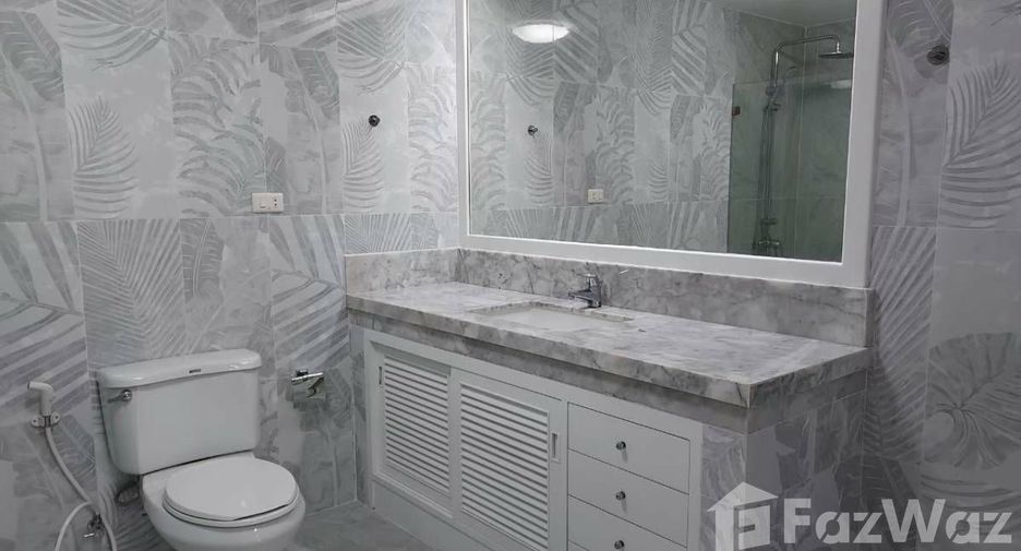 For rent 3 bedrooms apartment in Pathum Wan, Bangkok