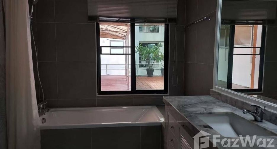For rent 3 bedrooms apartment in Pathum Wan, Bangkok