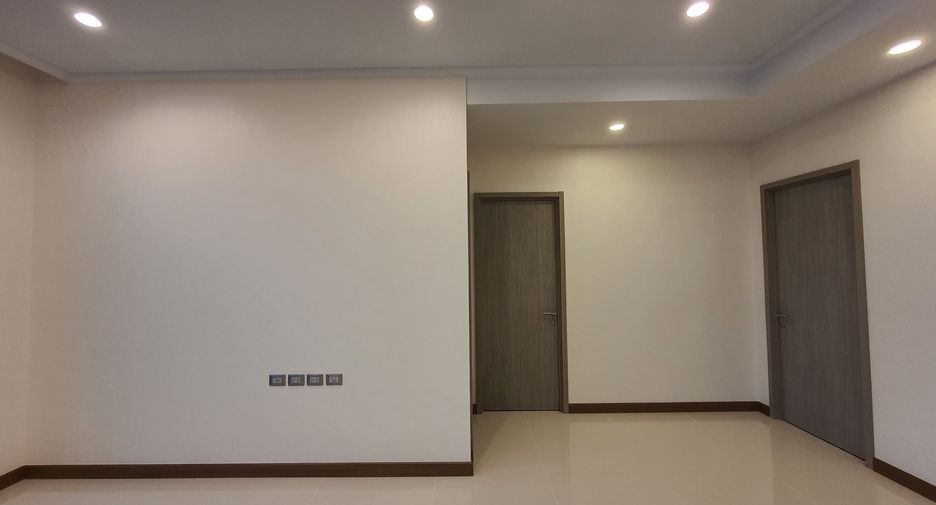 For rent 3 ベッドルーム condo in Watthana, Bangkok