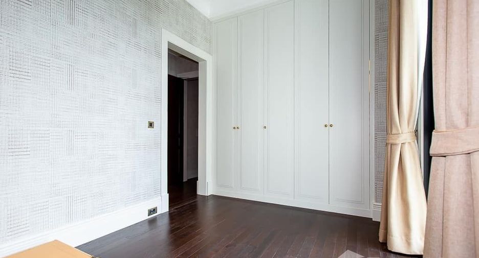 For rent 2 bedrooms condo in Pathum Wan, Bangkok