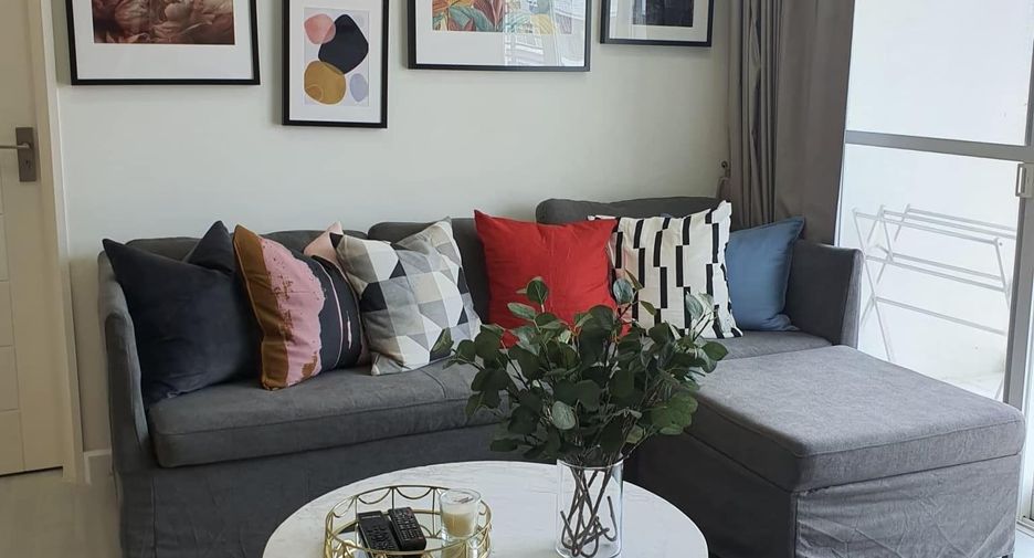 For rent 2 bedrooms condo in Khlong San, Bangkok
