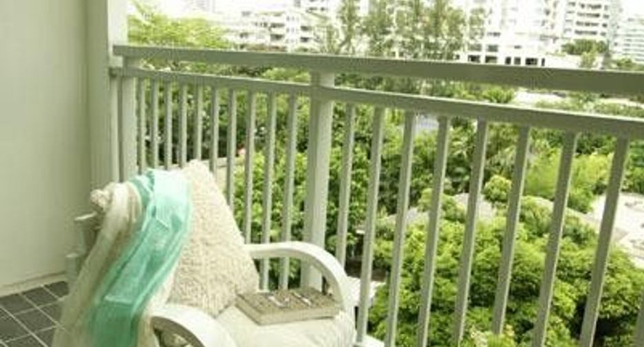 For rent 2 bedrooms condo in Watthana, Bangkok