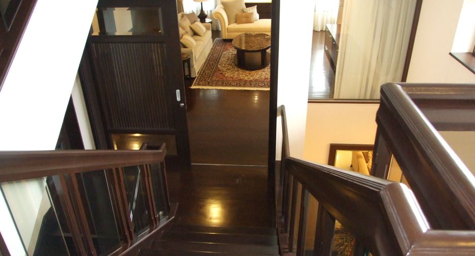 For rent 4 ベッドルーム house in Khlong Toei, Bangkok
