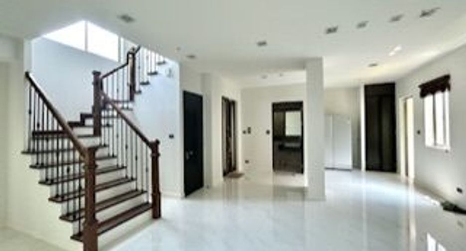 For rent 4 bedrooms house in Lat Krabang, Bangkok
