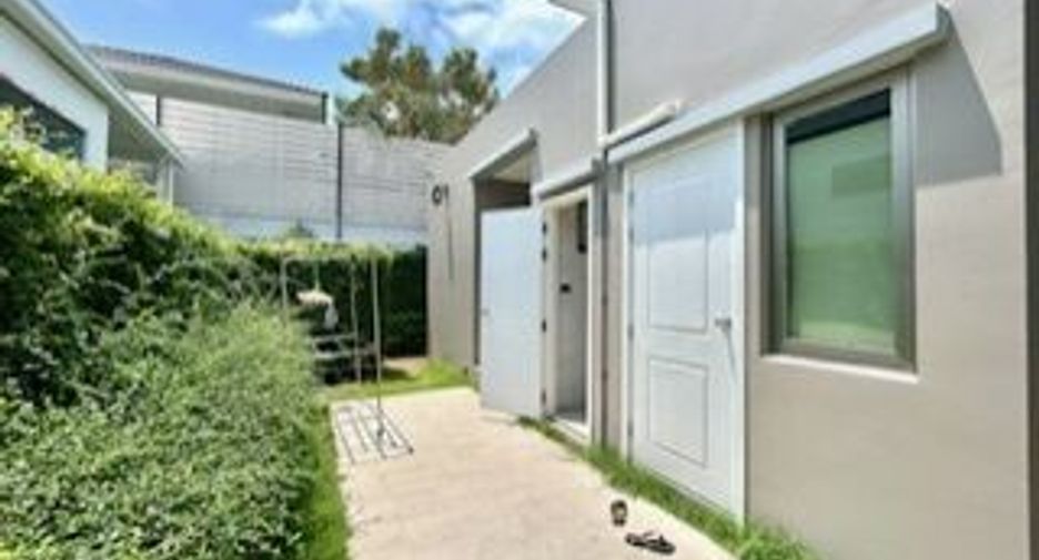 For rent 4 bedrooms house in Lat Krabang, Bangkok