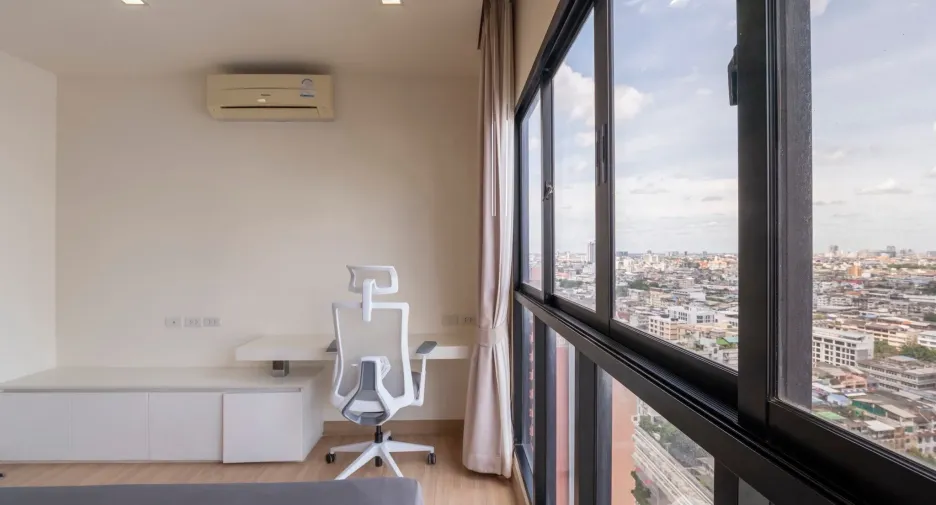 Condo en alquiler de 2 habitaciones en Khlong San, Bangkok