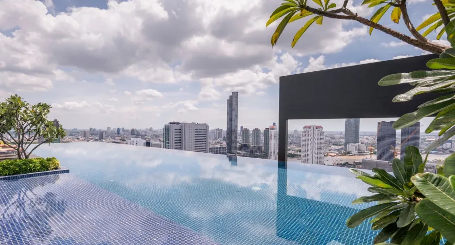 Condo en alquiler de 2 habitaciones en Khlong San, Bangkok