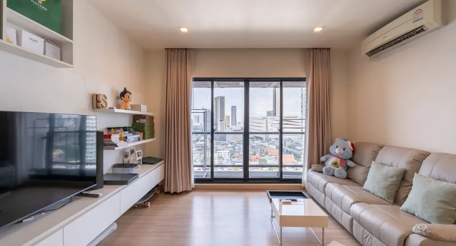 For rent 2 bedrooms condo in Khlong San, Bangkok