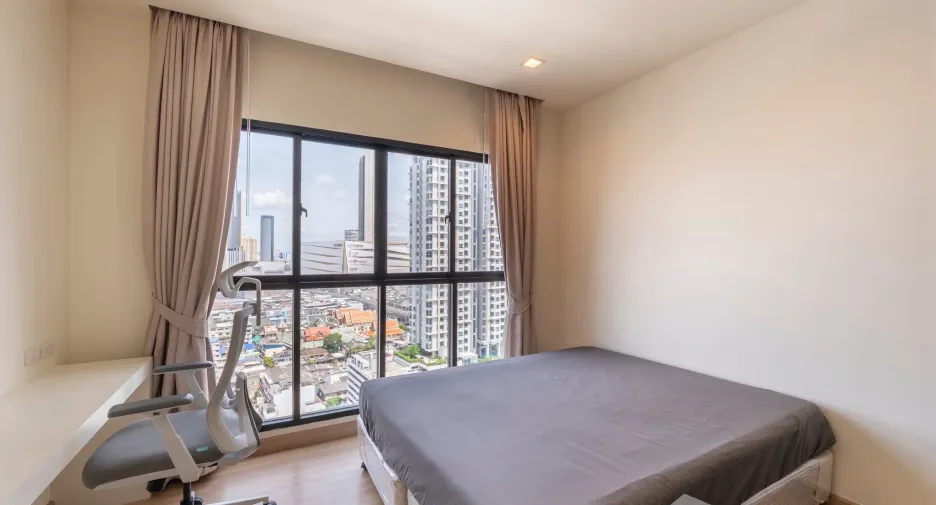 Condo en alquiler de 2 habitaciones en Khlong San, Bangkok