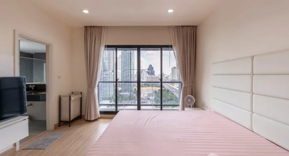 Condo en alquiler de 2 habitaciones en Khlong San, Bangkok