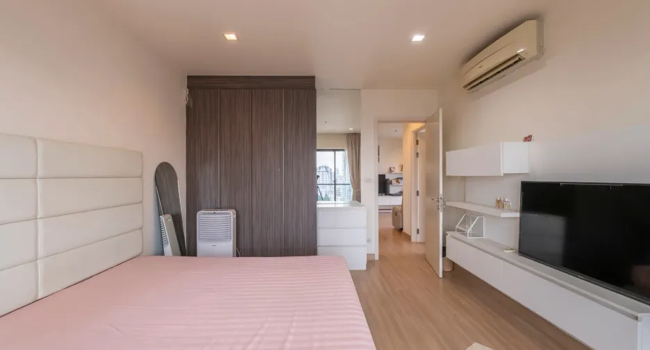 Condo en alquiler de 2 habitaciones en Khlong San, Bangkok