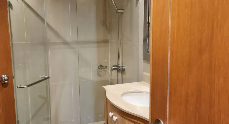For rent 2 ベッドルーム condo in Sathon, Bangkok