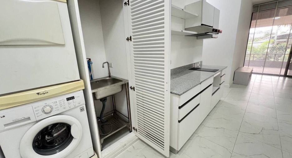 For rent 6 bedrooms townhouse in Phaya Thai, Bangkok