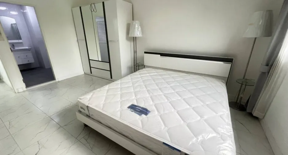 For rent 6 bedrooms townhouse in Phaya Thai, Bangkok