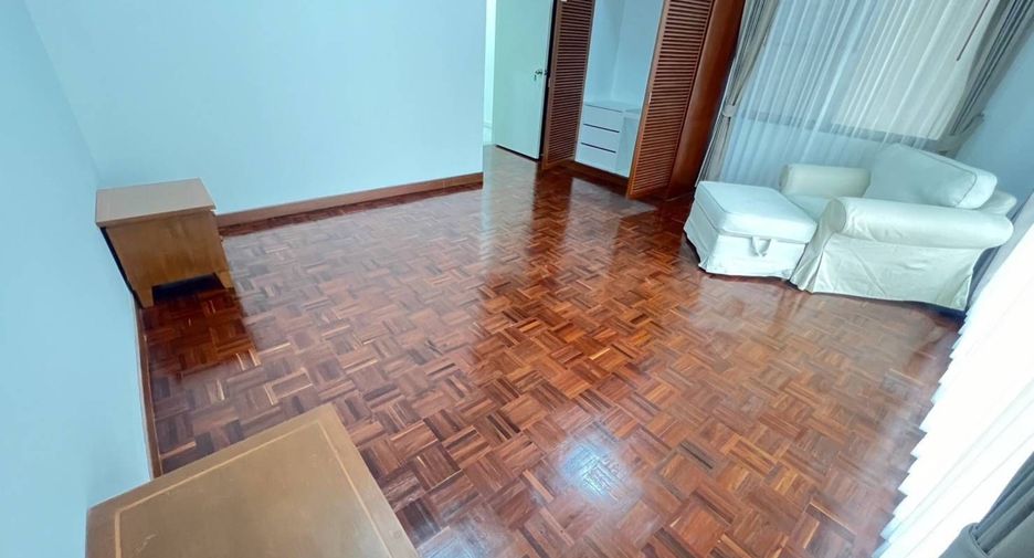 For rent 6 bedrooms townhouse in Phaya Thai, Bangkok