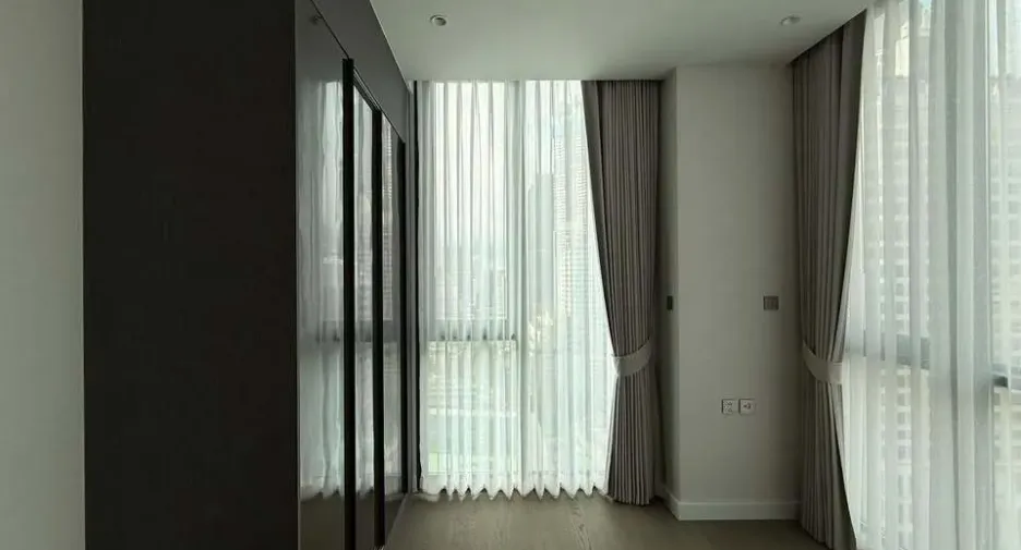 For rent 3 bedrooms condo in Sathon, Bangkok