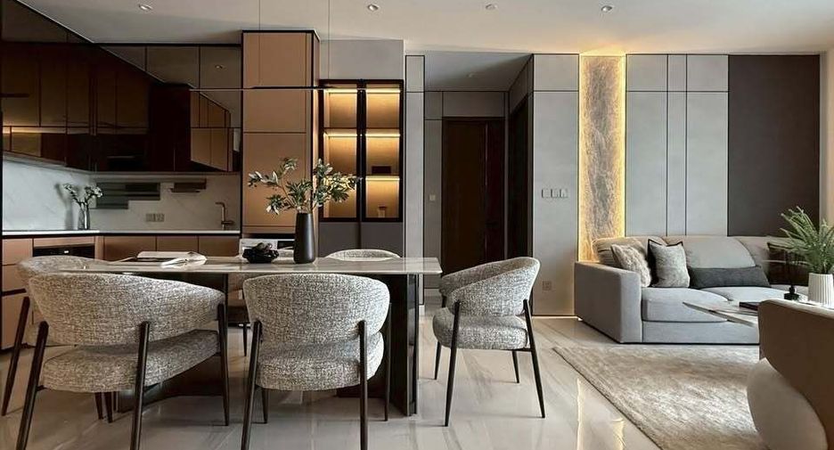 For rent 3 bedrooms condo in Sathon, Bangkok