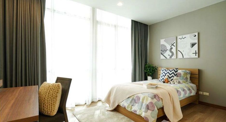 Condo en alquiler de 3 habitaciones en Watthana, Bangkok