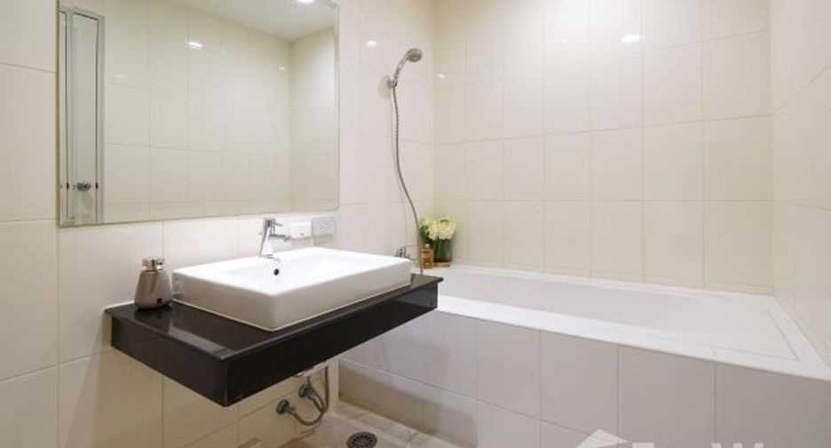 Condo en alquiler de 3 habitaciones en Watthana, Bangkok