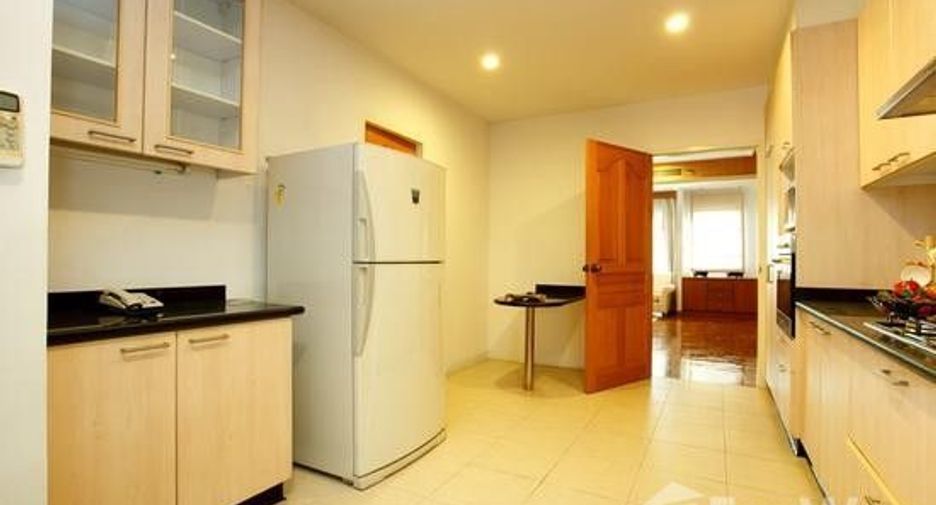 Condo en alquiler de 4 habitaciones en Watthana, Bangkok