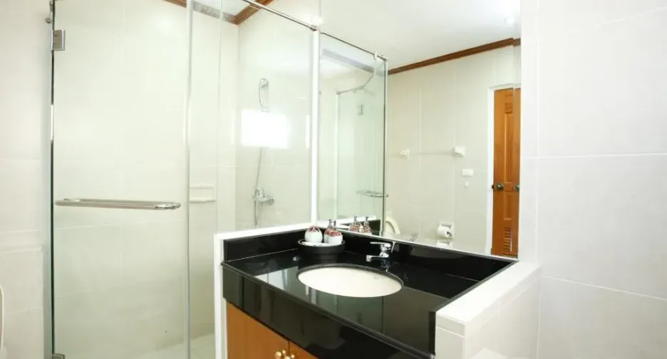 Condo en alquiler de 4 habitaciones en Watthana, Bangkok