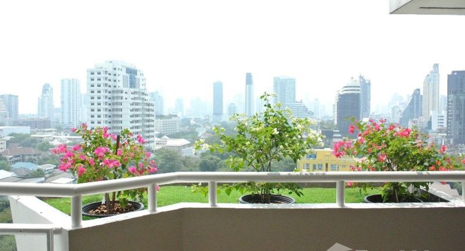 For rent 3 bedrooms condo in Watthana, Bangkok