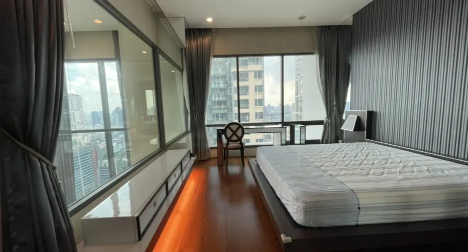 ให้เช่า 3 ห้องนอน คอนโด ใน คลองเตย, กรุงเทพฯ