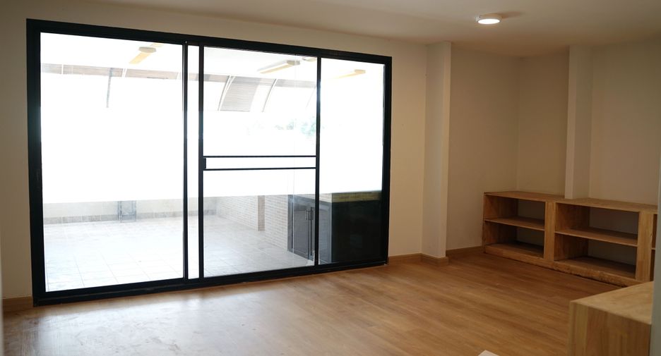For rent 7 bedrooms office in Prawet, Bangkok