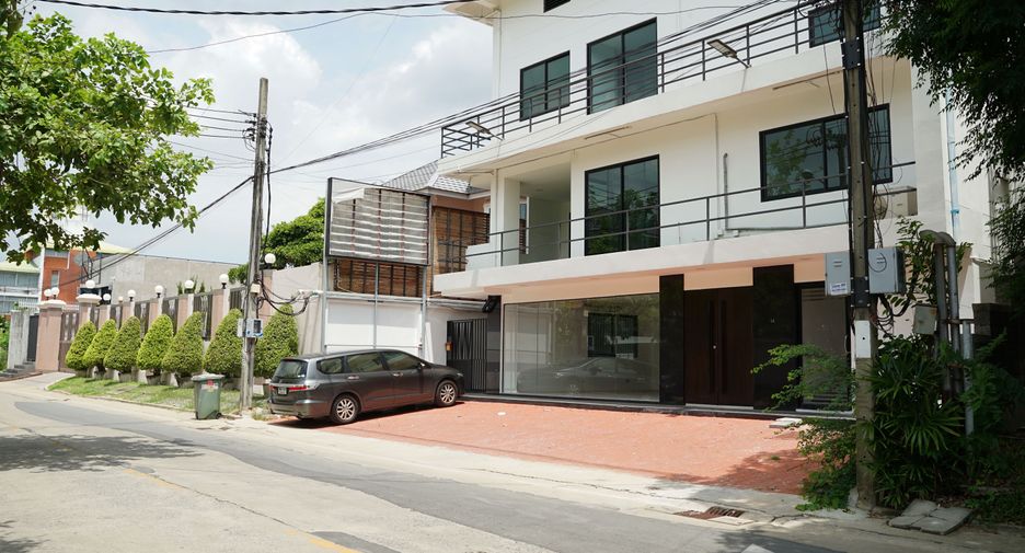For rent 7 bedrooms office in Prawet, Bangkok