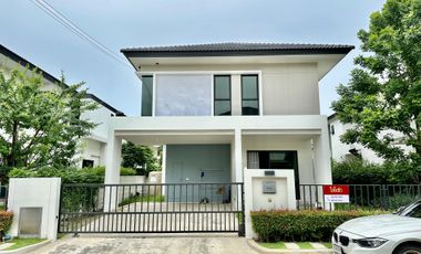 Casa en alquiler de 4 habitaciones en Bang Phli, Samut Prakan