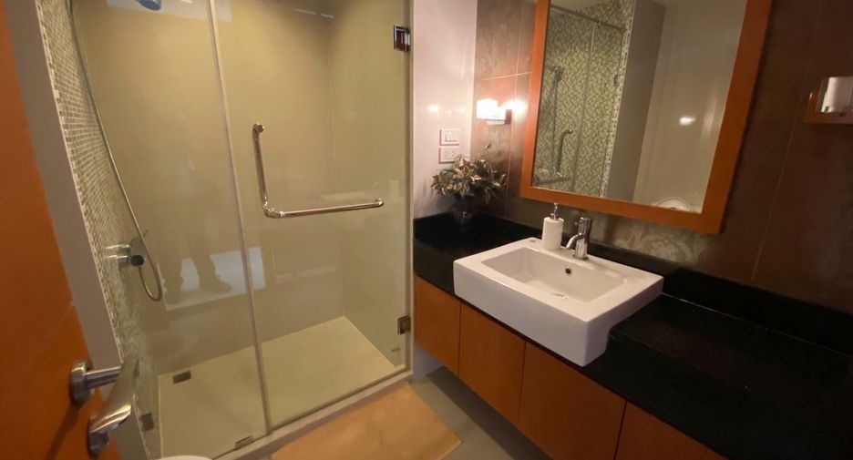For rent 2 ベッドルーム condo in Pathum Wan, Bangkok