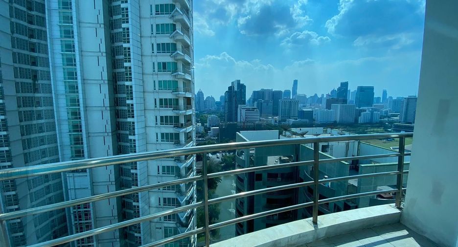 For rent 2 ベッドルーム condo in Pathum Wan, Bangkok