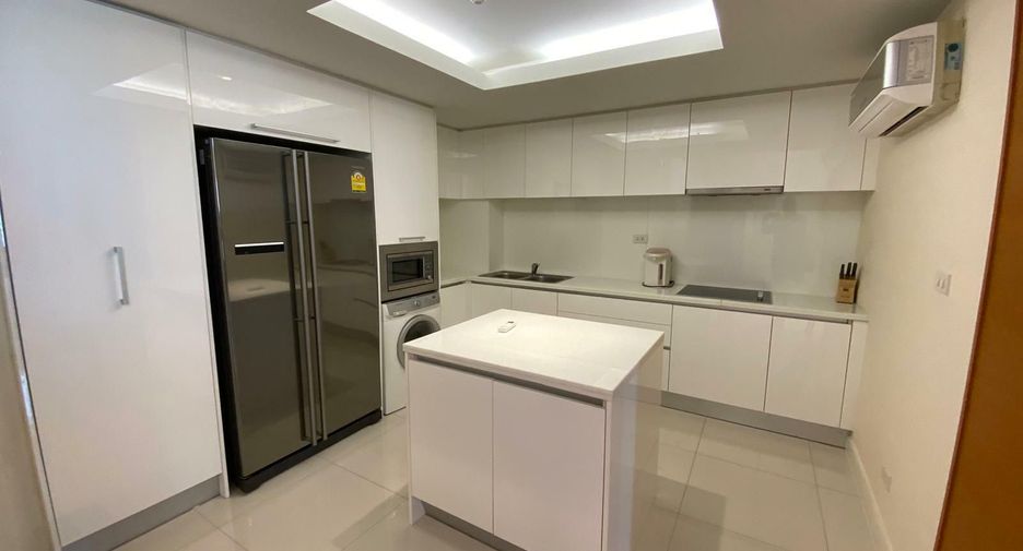 For rent 2 ベッドルーム condo in Pathum Wan, Bangkok