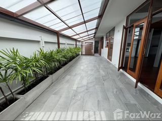 Haus zur Miete mit 4 Zimmer in Watthana, Bangkok