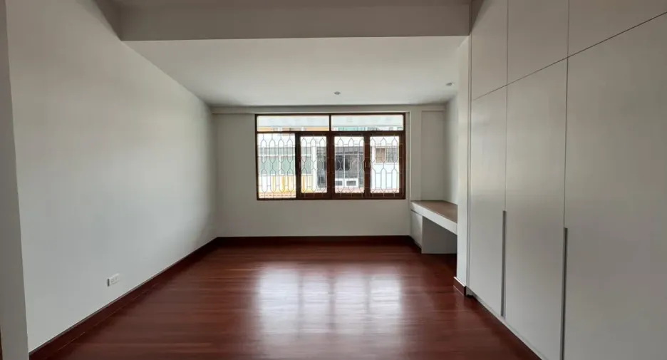 出租 4 卧室 独立屋 在 Watthana, 曼谷