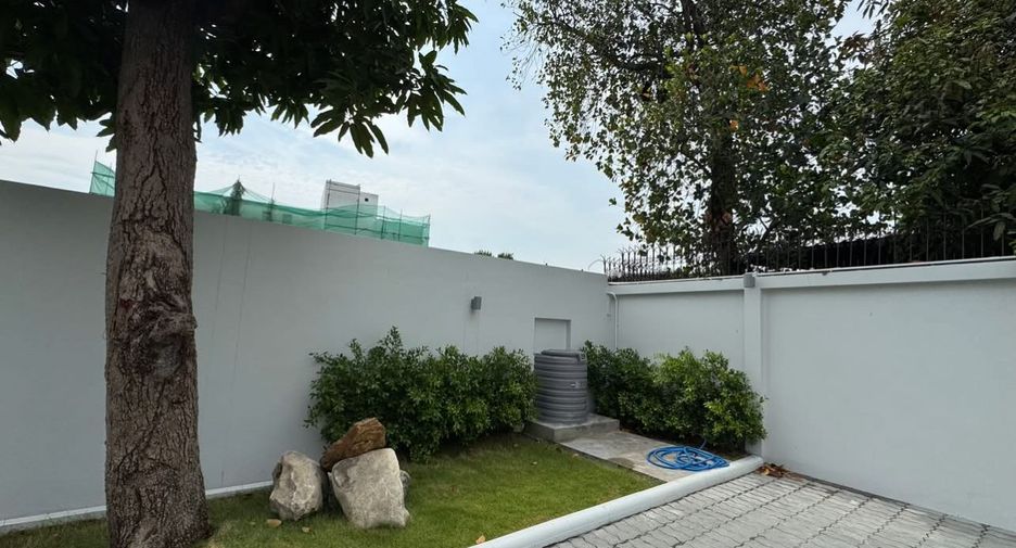 出租 4 卧室 独立屋 在 Watthana, 曼谷