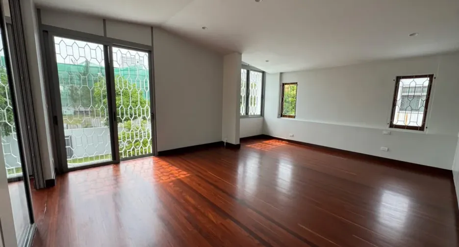 出租 4 卧室 独立屋 在 Watthana, 曼谷