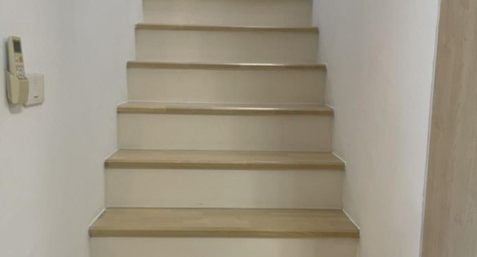 For rent 2 bedrooms townhouse in Suan Luang, Bangkok