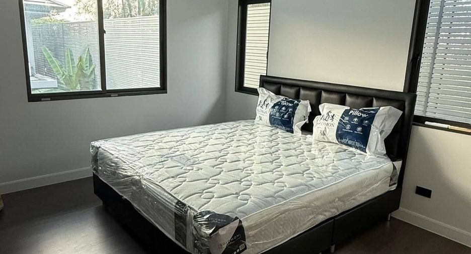 For rent 4 bedrooms house in Bang Kapi, Bangkok