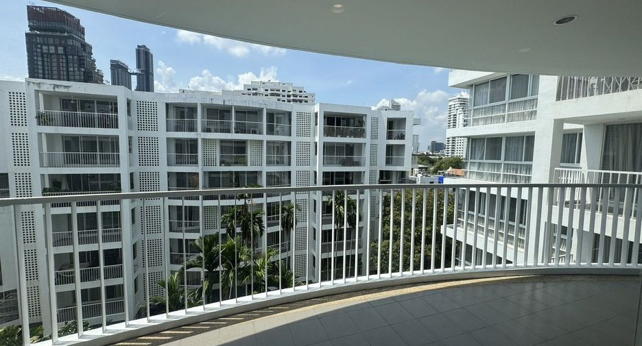 For rent 4 ベッドルーム apartment in Watthana, Bangkok